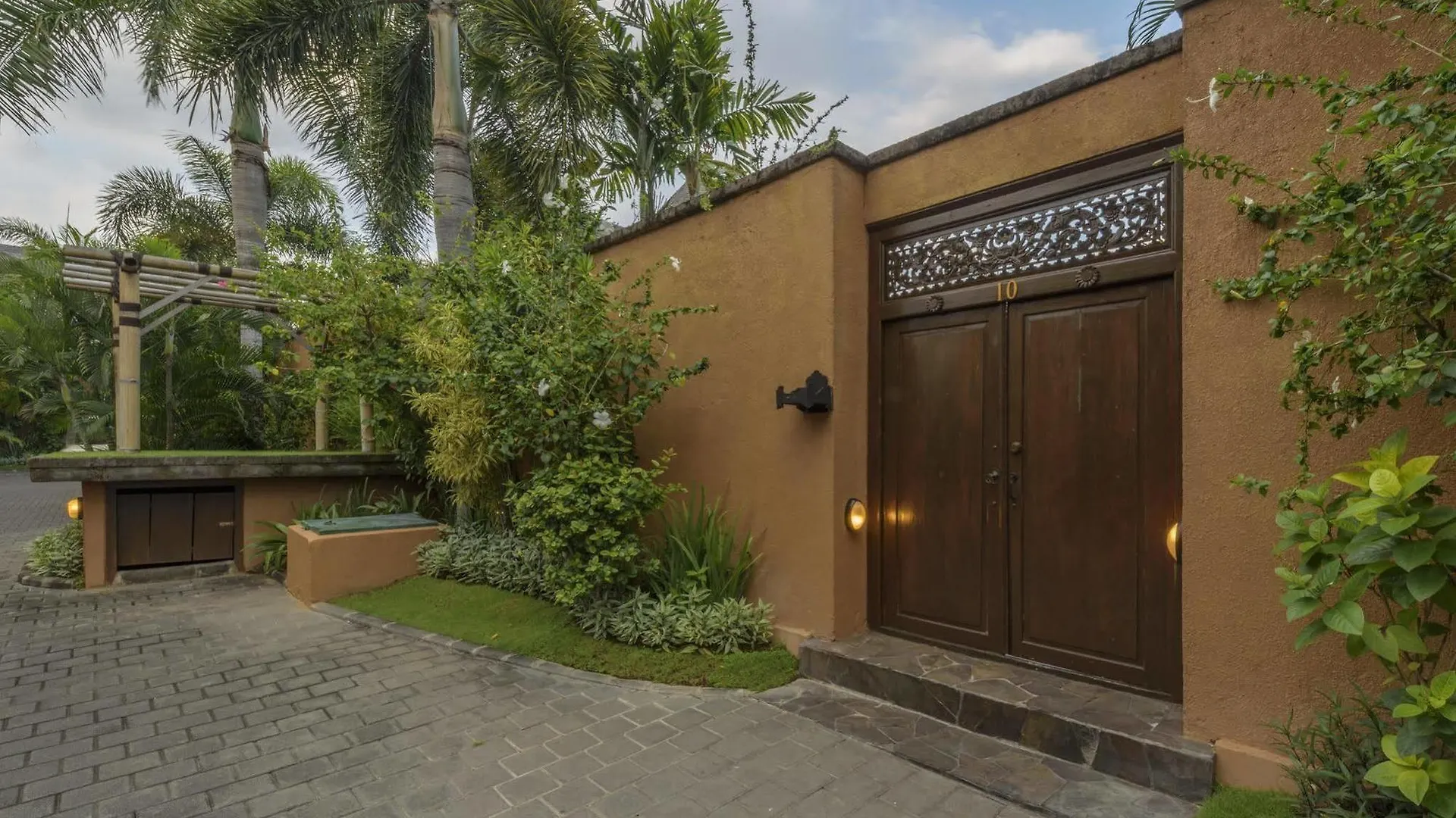 The Kunja Villa-Hotel Seminyak  Indonesia